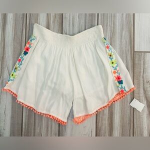 NWT, Z&L Embroidered White Women's Shorts with Floral Accents, Large